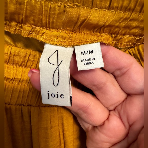 Wide leg loose silky pants. - Picture 3 of 5